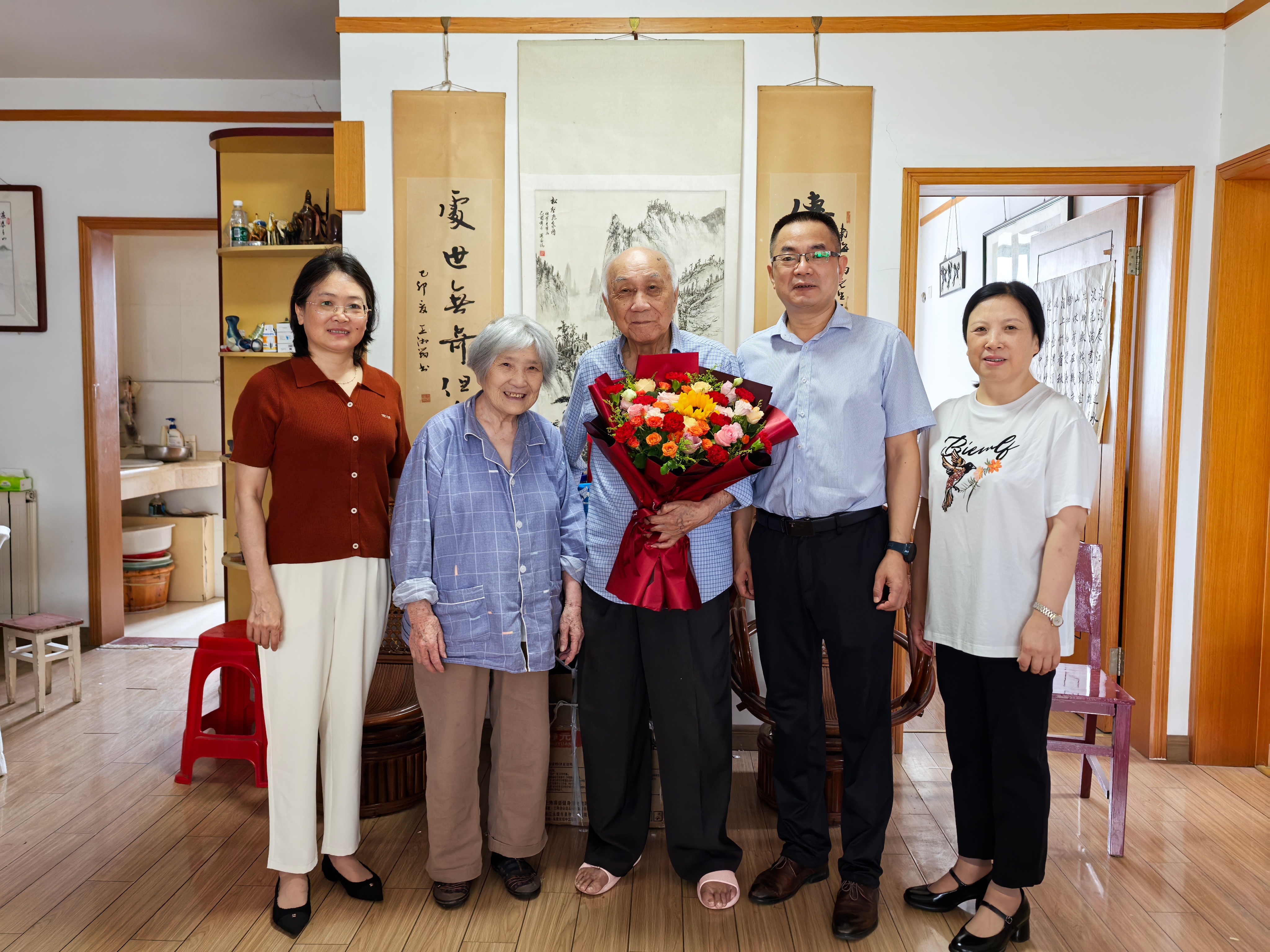 文育锋慰问
